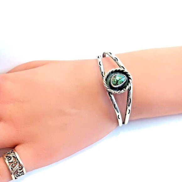 Vintage Native American Navajo Sterling Turquoise Cuff Bracelet Signed (1490) - Picture 2 of 10